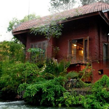 The Rippling Edge - River Front Property 카르자트 외부 사진