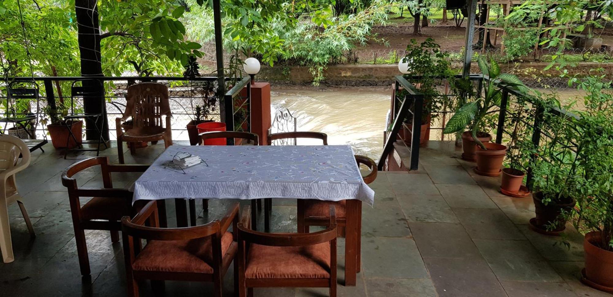 The Rippling Edge - River Front Property 카르자트 외부 사진
