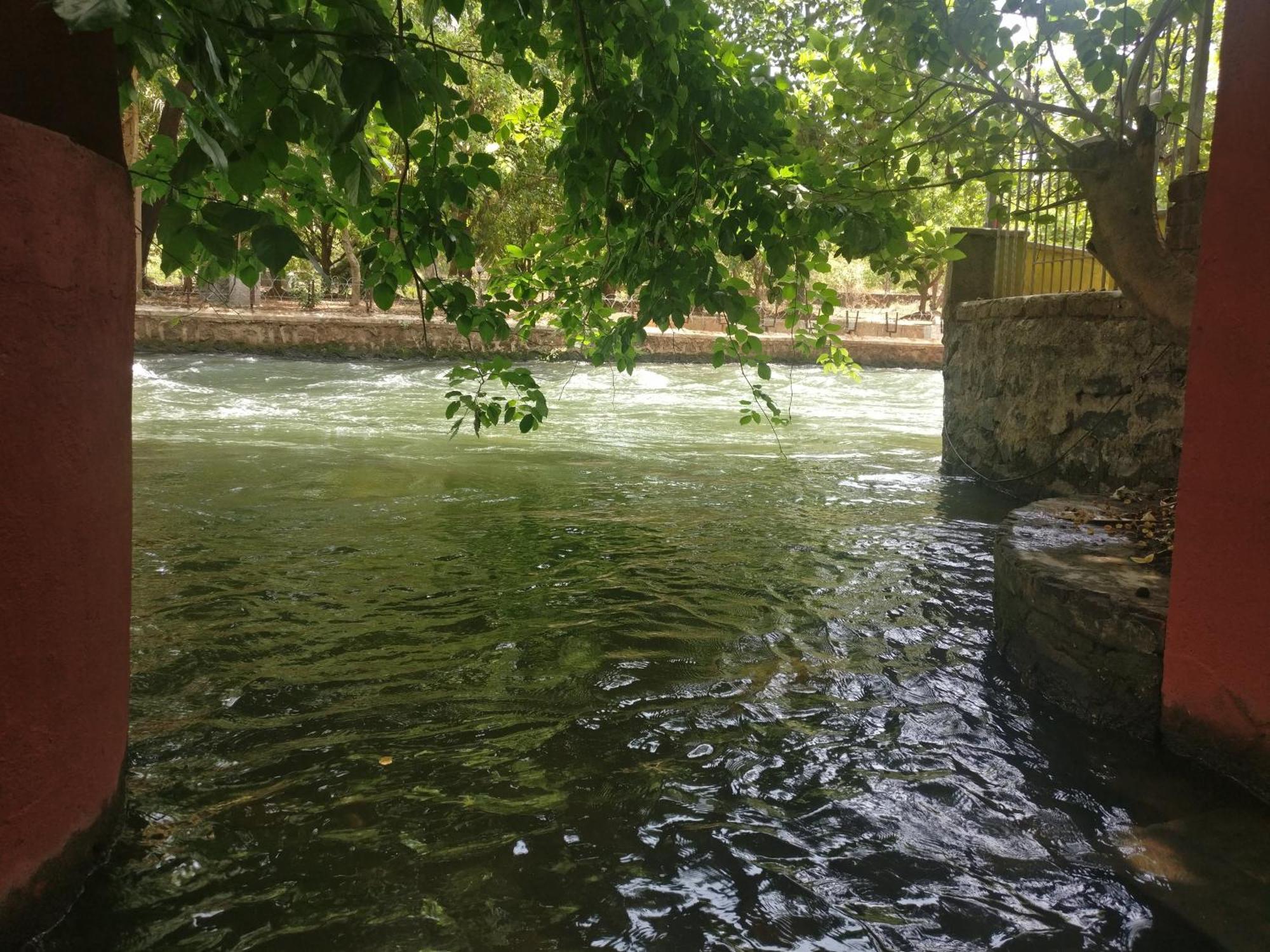 The Rippling Edge - River Front Property 카르자트 외부 사진