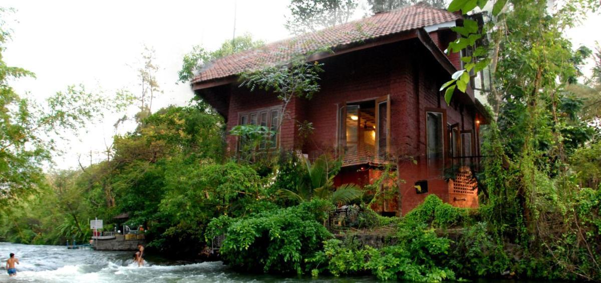 The Rippling Edge - River Front Property 카르자트 외부 사진