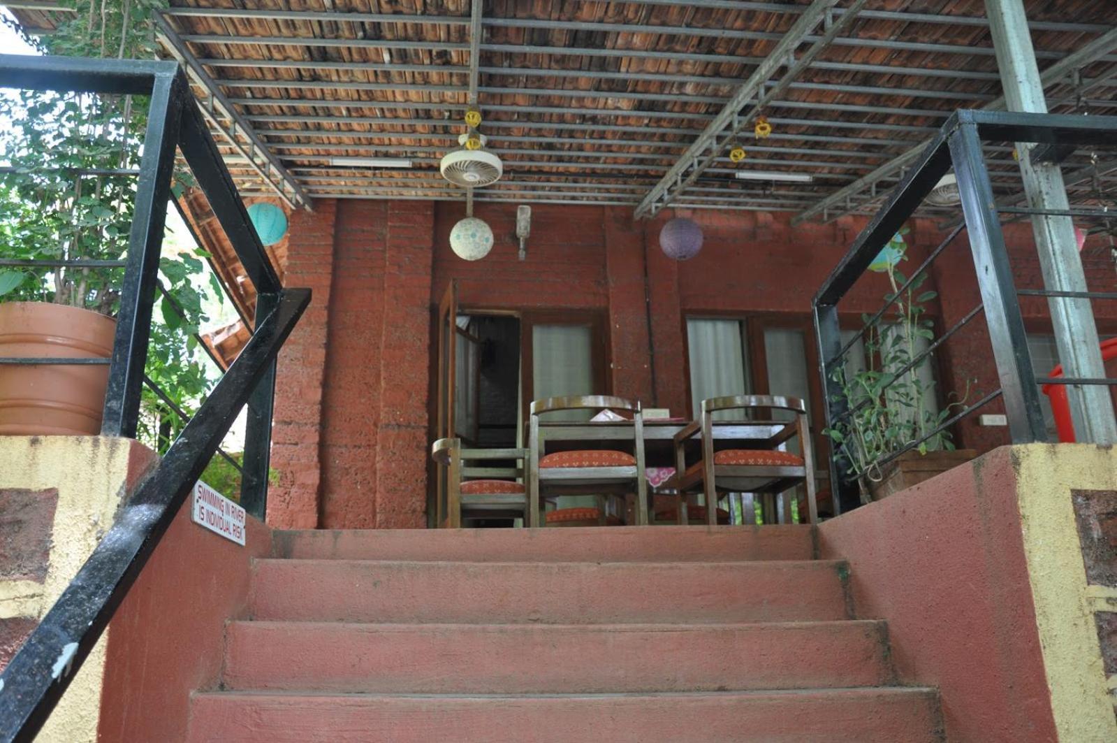 The Rippling Edge - River Front Property 카르자트 외부 사진