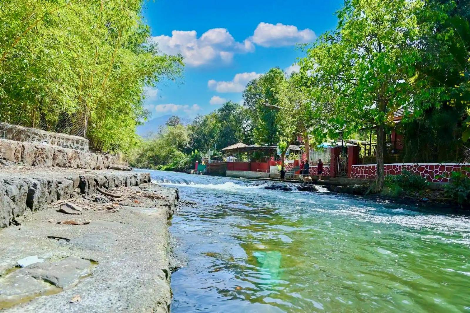 The Rippling Edge - River Front Property 카르자트 외부 사진